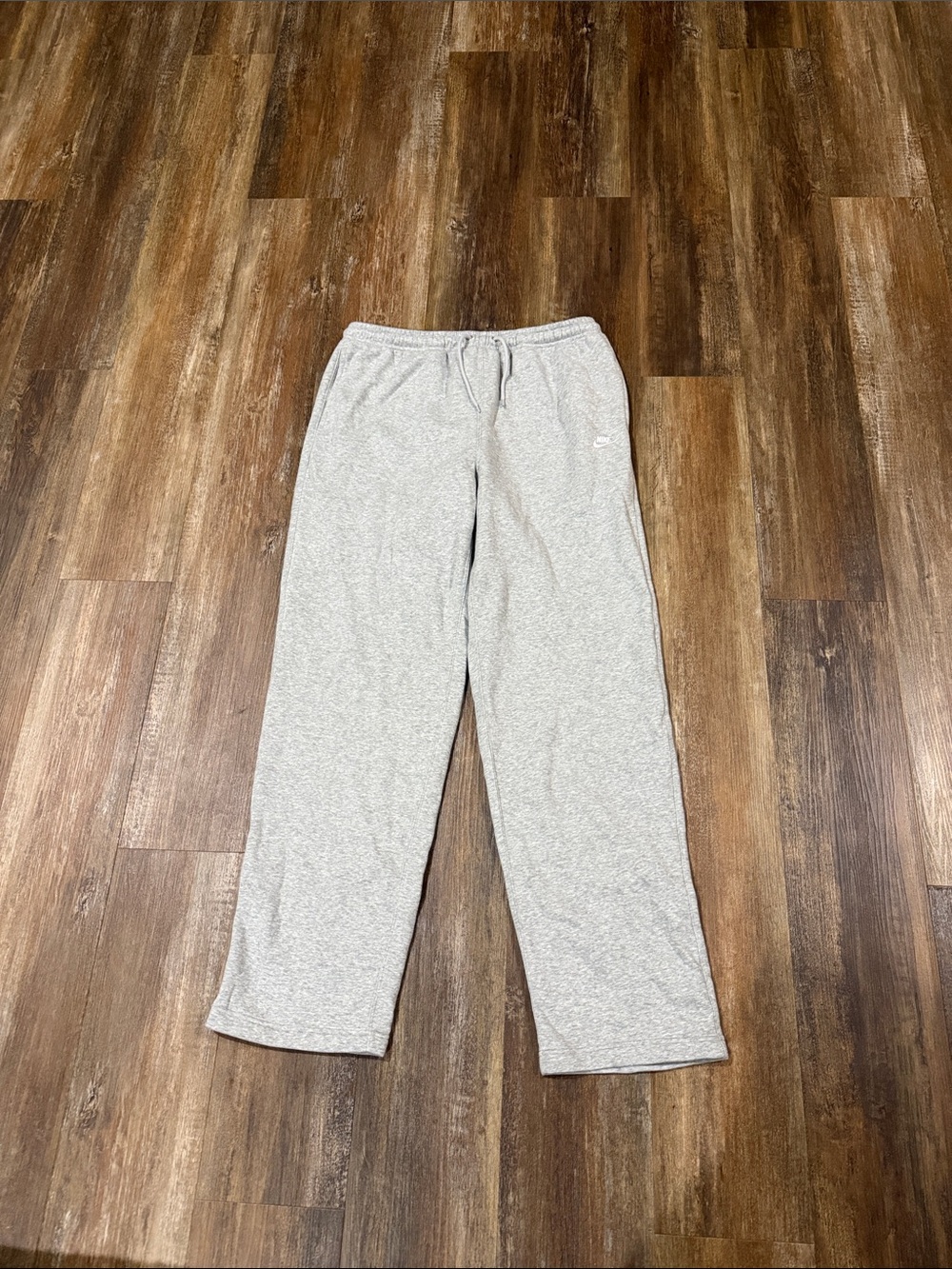 Nike men’s standard fit Straight leg pants